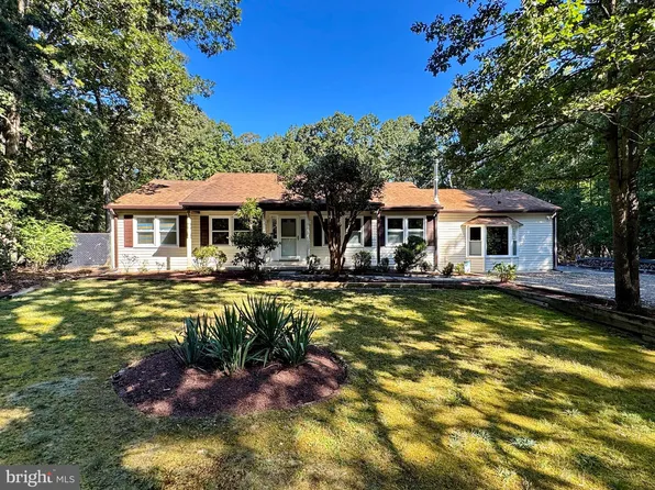 9484 Canary Dr, Bel Alton, MD 20611