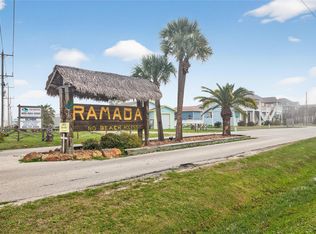 994 Nassau Dr, Crystal Beach, TX 77650