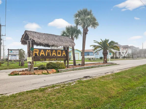 994 Nassau Dr, Crystal Beach, TX 77650