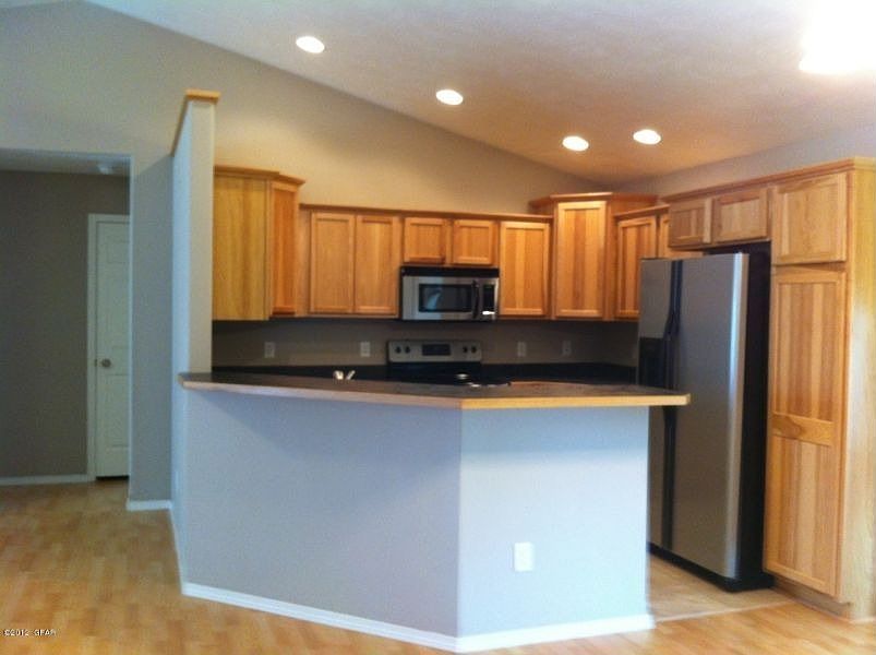 2nd image of 209 36th Ave NE
