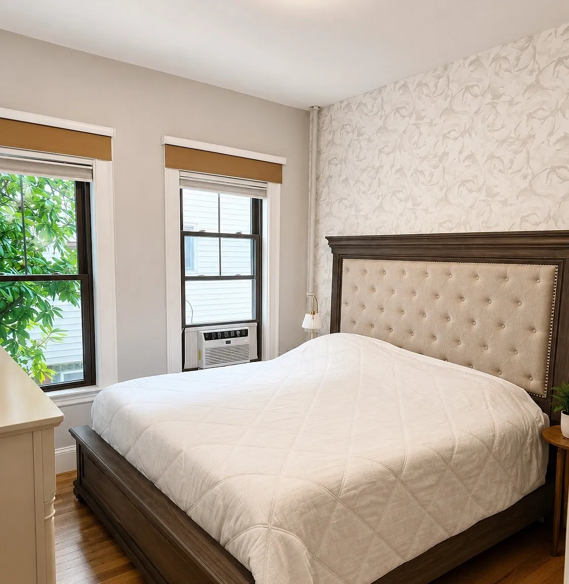 2 bed, 1.0 bath, 1130 sqft, $4,500 — Photo 3