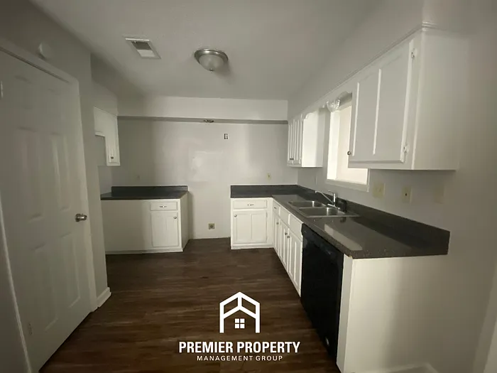 6059 Chandeleur Dr — Photo 8