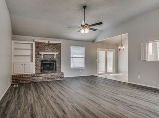 1133 Sennybridge Dr, Yukon, OK 73099