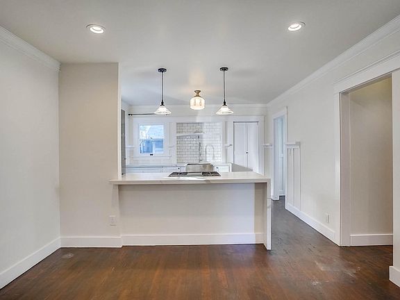 3rd image of 719 E 5th St #725