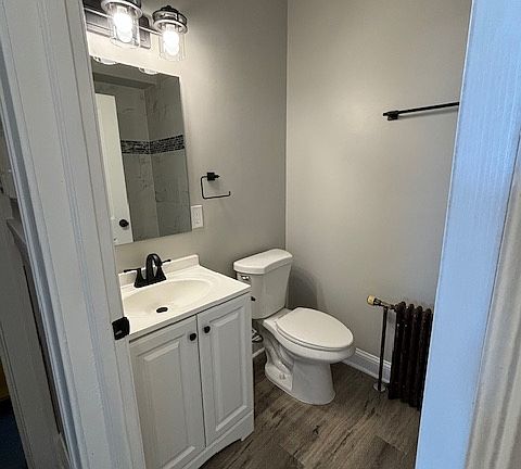 5th image of 124 1/2 E Sibley St #26