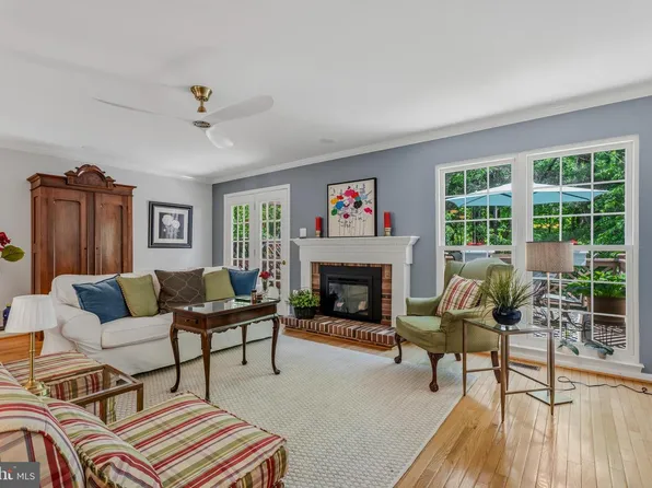 743 Leister Dr, Lutherville Timonium, MD 21093