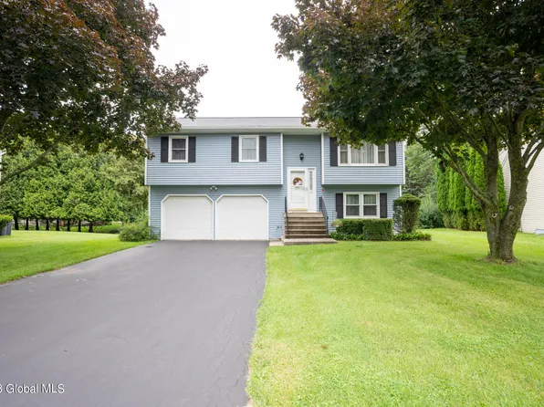 11 Bernard Place, Glenmont, NY 12077
