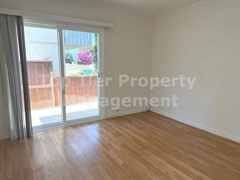 125 Acacia Ave — Photo 32