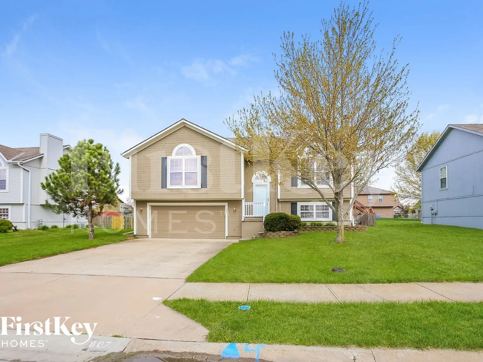 3 bed, 2.5 bath, 1841 sqft, $2,505 — Photo 2