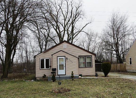 2nd image of 1229 River Dr