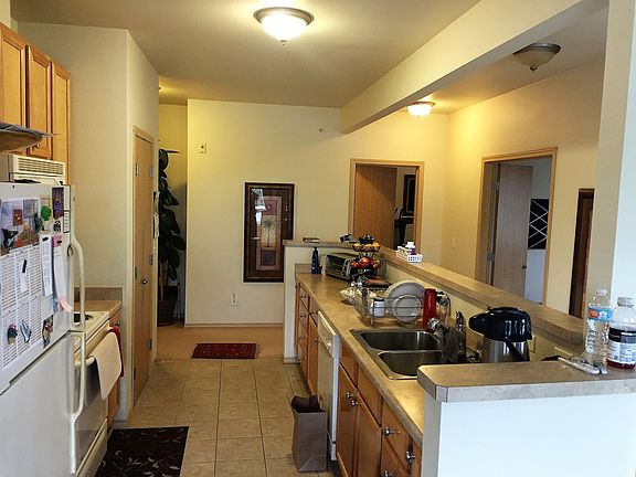 Lots of counters & cabinets