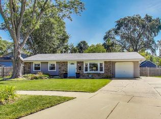 507 Ash Ct, Schaumburg, IL 60193