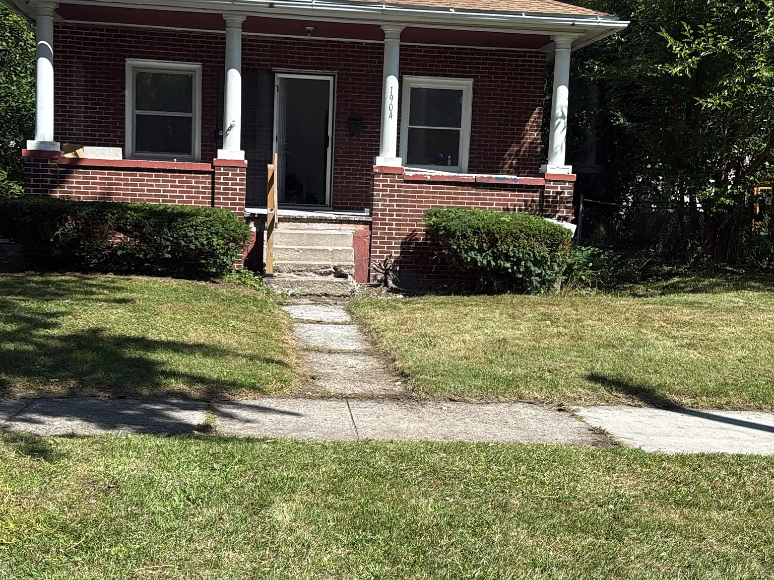 3 bed, 1287 sqft, $1,300 — Photo 1