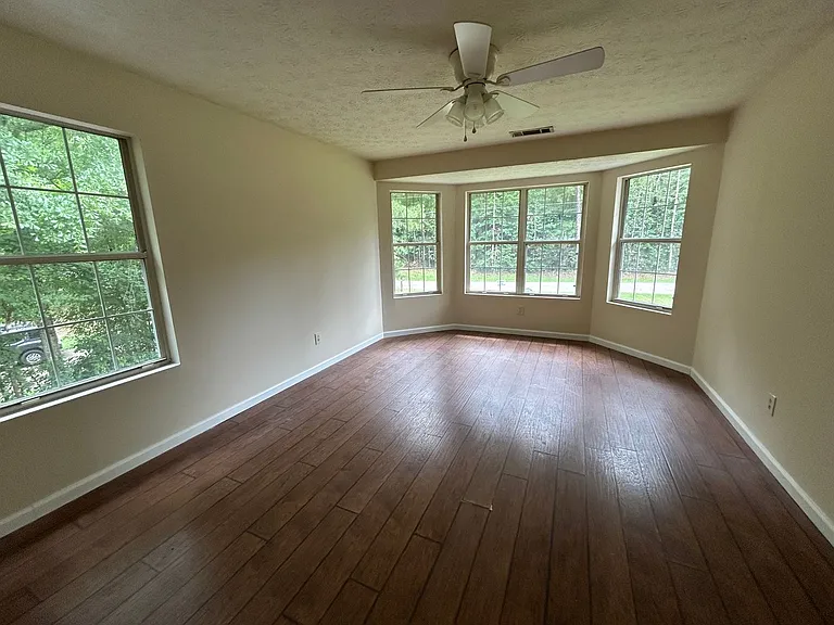 190 Susie Pl — Photo 15