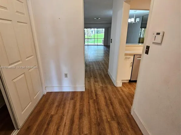 3950 Estepona Ave, Doral, FL