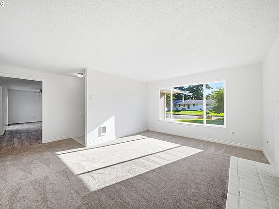 4th image of 1105 SE 145th Ct