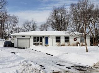 30W328 Allister Ln, Naperville, IL 60563