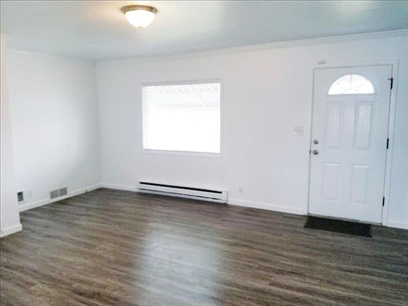 4th image of 1040 Hillview Ave