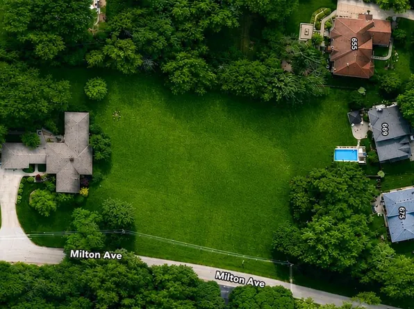 1S730 Milton Ave, Glen Ellyn, IL 60137