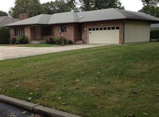 53 Surrey Dr, Cranston, RI 02920