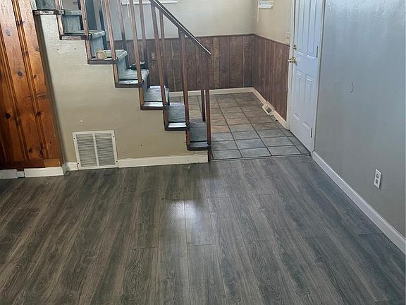3rd image of 3120 S Pearl Street
