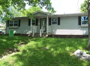 1215 Springdale St, Mexico, MO 65265