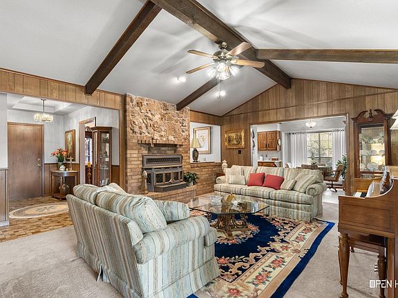 4th image of 9 Vera Ct