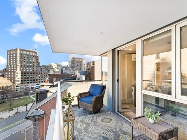 101 Broad St Unit 8C, Boston, MA 02110