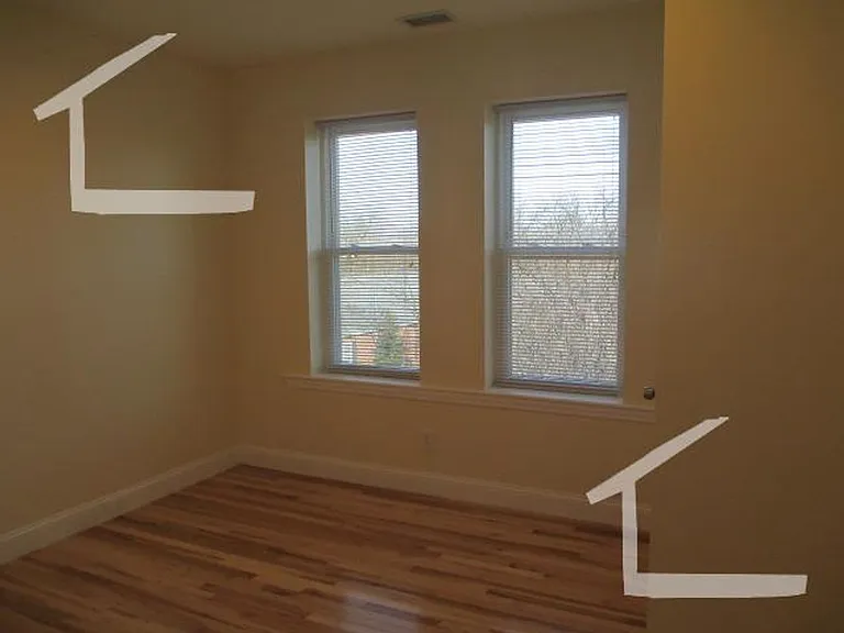 94 Pleasant St #4E — Photo 8