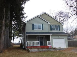 33 Manchonis Rd, Wilbraham, MA 01095