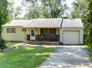 7724 Birch St, Prairie Village, KS 66208