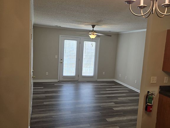 4th image of 151B Millstone Rd