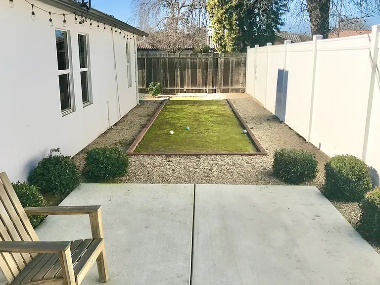 357 W Gettysburg Ave — Photo 16