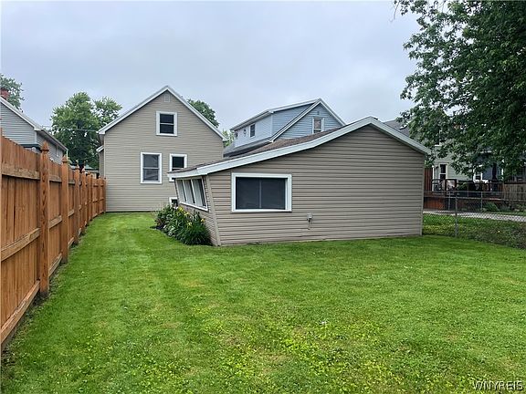 5th image of 259 Eden St