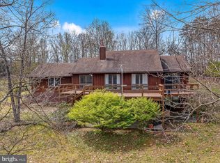 80 Spring Valley Dr, Berkeley Springs, WV 25411