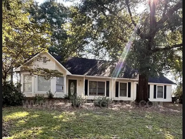 108 Edinburg Dr, Enterprise, AL 36330
