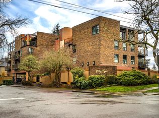 100 Leonard St APT 3, Lake Oswego, OR 97034