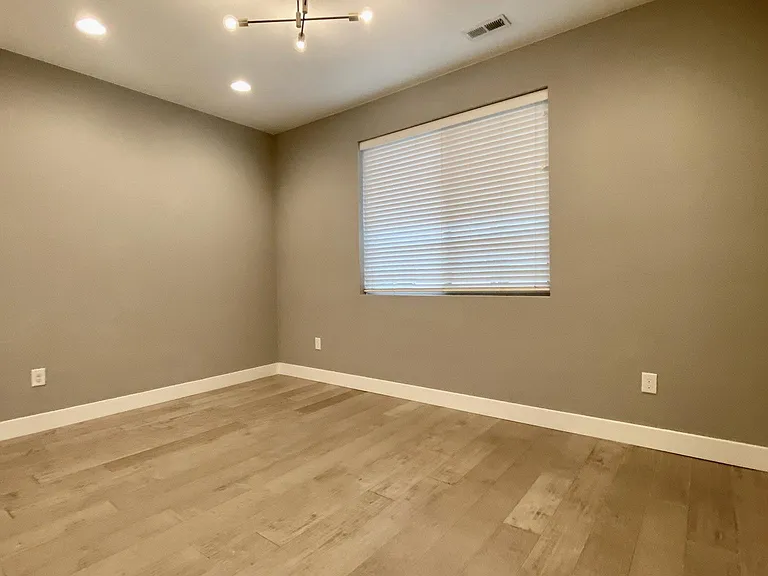 1075 Mariposa St — Photo 16