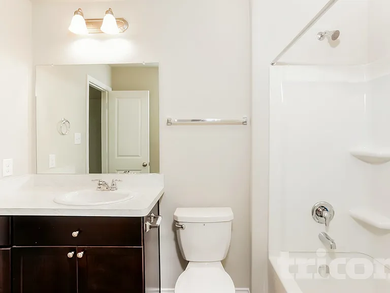 8518 Amistad Cv — Photo 9