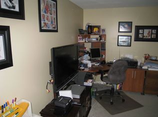 380 Walnut Ln, Elk Grove Village, IL 60007