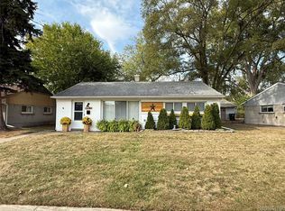 25747 Miracle Dr, Madison Heights, MI