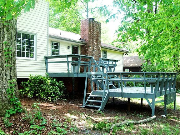 Huge 2 level deck with built in seating
