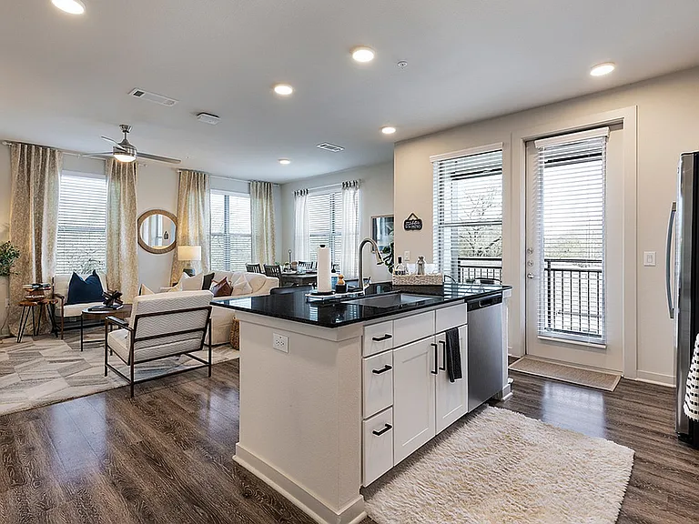 Guest Suite - Kitchen