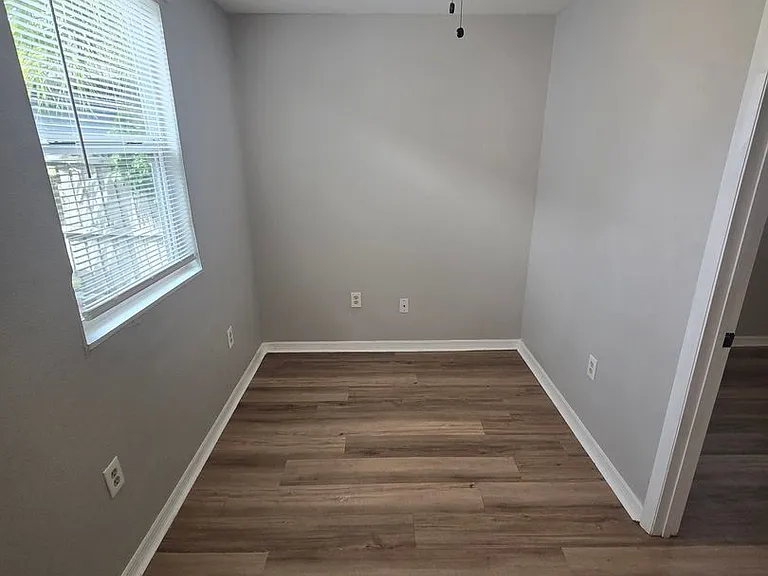 2406 E Clark St — Photo 14