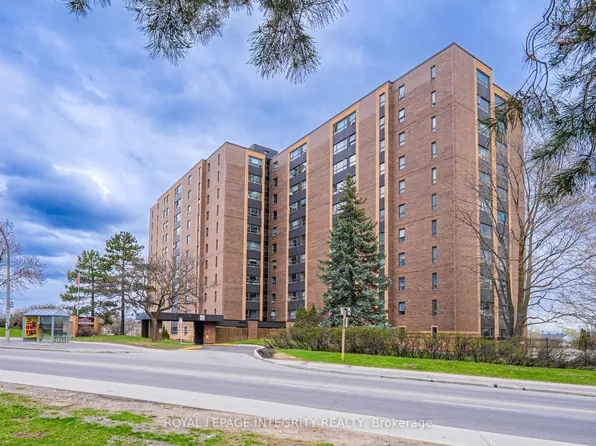 1356 Meadowlands Dr E #806, Ottawa, ON K2E 6K6