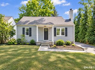 2082 Stratfield Road, Fairfield, CT 06825