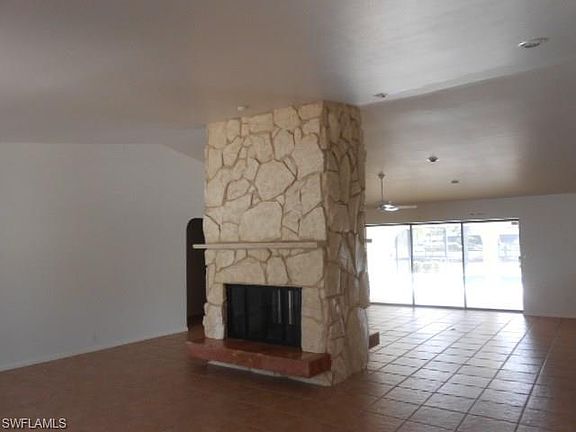 3rd image of 1837 Seafan Cir