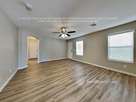 5th image of 927 S 239th Ln