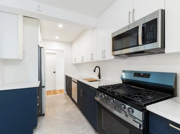 525 Ocean Parkway image 7 of 19