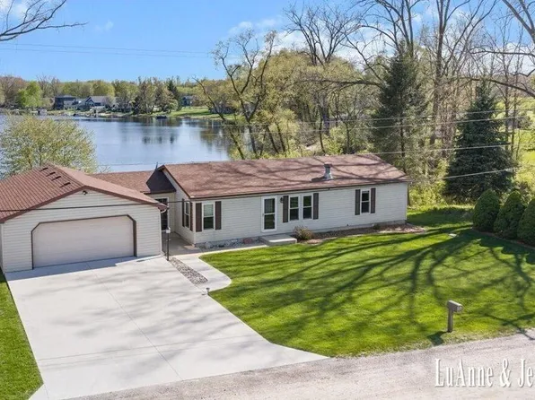 10260 Swem St NE, Rockford, MI 49341